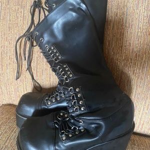 2003 Hot Topic brand platform boots